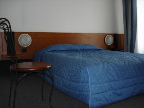 Ibis Styles Chambery Centre Gare Hotel Стая снимка