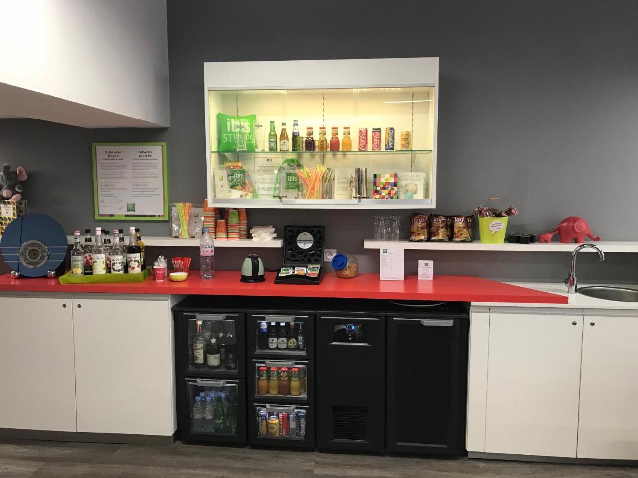 Ibis Styles Chambery Centre Gare Hotel Екстериор снимка