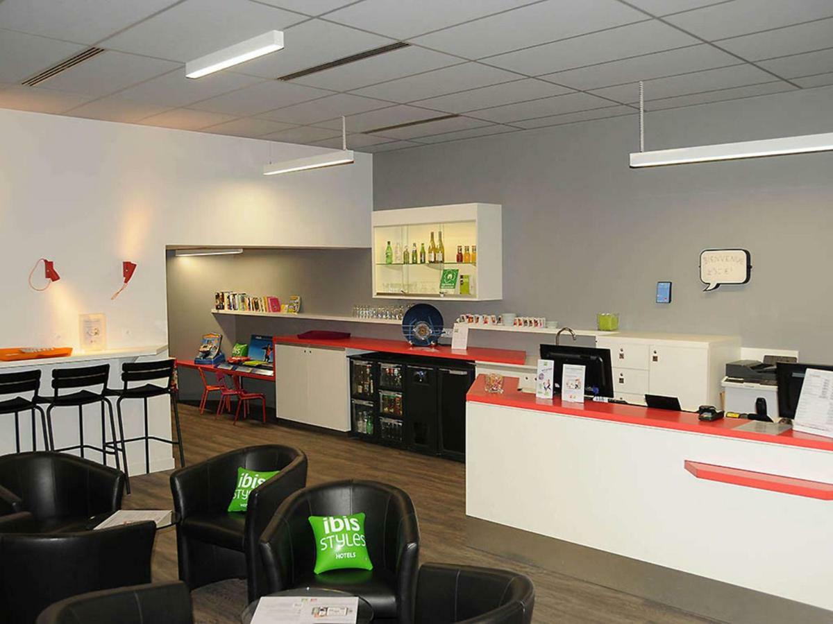 Ibis Styles Chambery Centre Gare Hotel Екстериор снимка